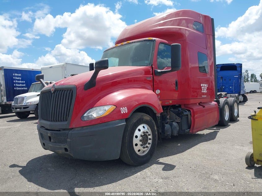 2021 INTERNATIONAL LT auction photo 2