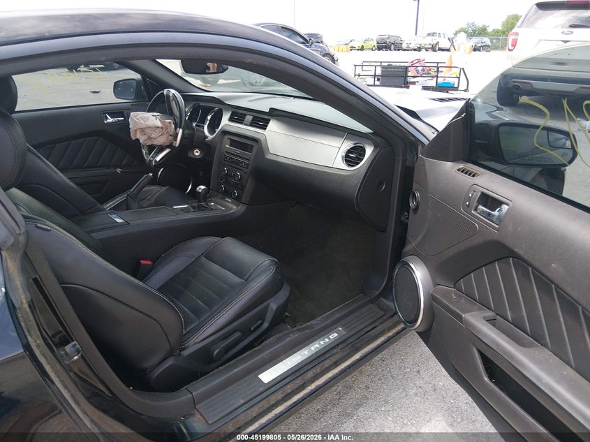2013 FORD MUSTANG auction photo 5