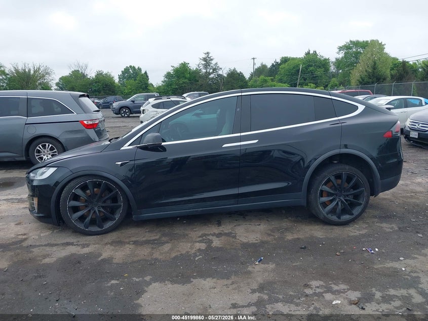 2018 Tesla Model X 100D/75D/P100D VIN: 5YJXCBE20JF137955 Lot: 45199860
