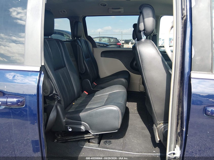 2016 Chrysler Town & Country Touring VIN: 2C4RC1BG6GR231208 Lot: 45200064