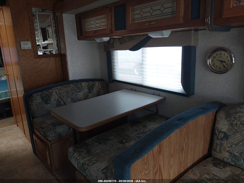2001 Ford E-450 Cutaway Standard VIN: 1FDXE45S81HA30590 Lot: 45200170