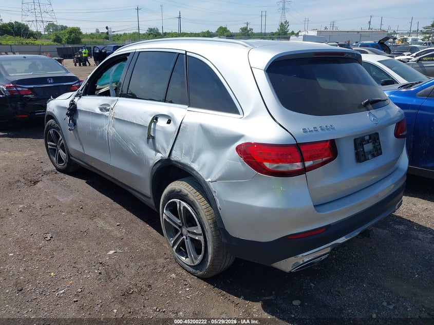 Vin: wdc0g4kb4hf122378, lot: 45697950, mercedes-benz glc 300 4matic 20173