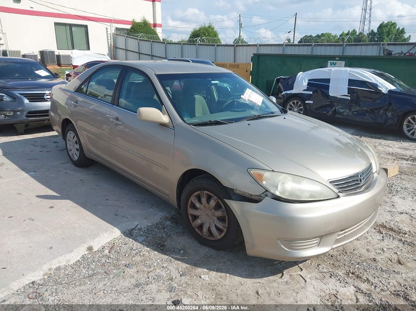 2005 Toyota Camry Le