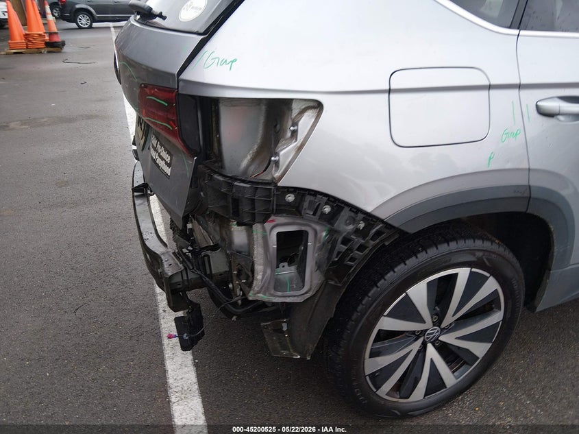 2022 Volkswagen Taos 1.5T Se VIN: 3VVRX7B23NM031856 Lot: 45200525