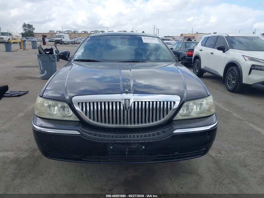 2007 Lincoln Town Car Signature VIN: 1LNHM81V97Y623088 Lot: 45201060