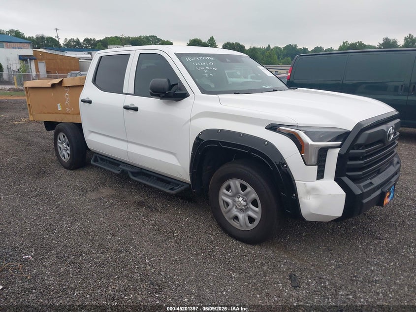 TOYOTA TUNDRA SR 2025