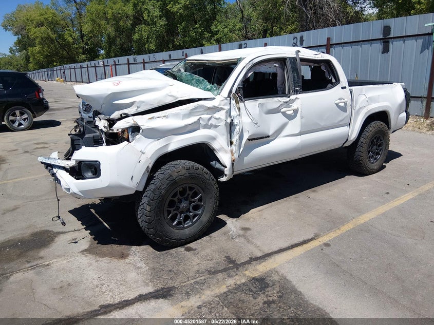 2017 TOYOTA TACOMA auction photo 2