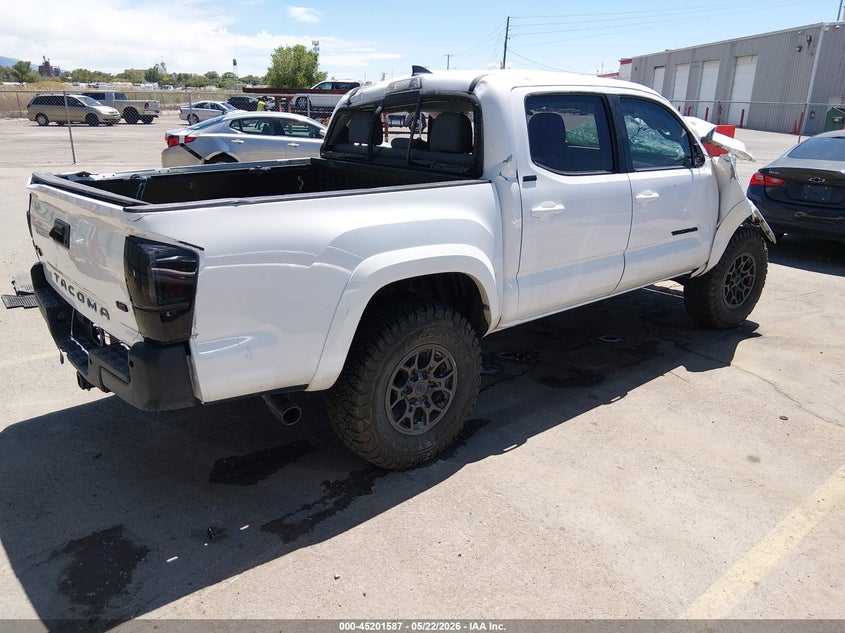 2017 TOYOTA TACOMA auction photo 4