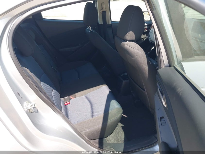 2020 Toyota Yaris Le VIN: 3MYDLBJV1LY701284 Lot: 45201629