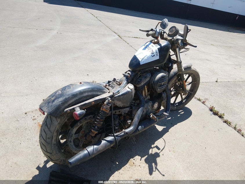 2017 HARLEY-DAVIDSON XL883 auction photo 4