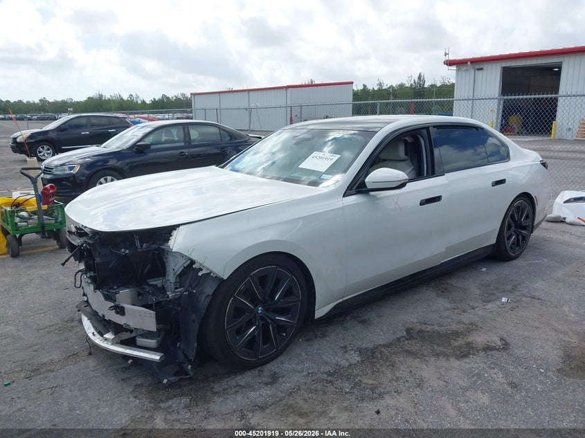 2024 BMW I7 auction photo 2