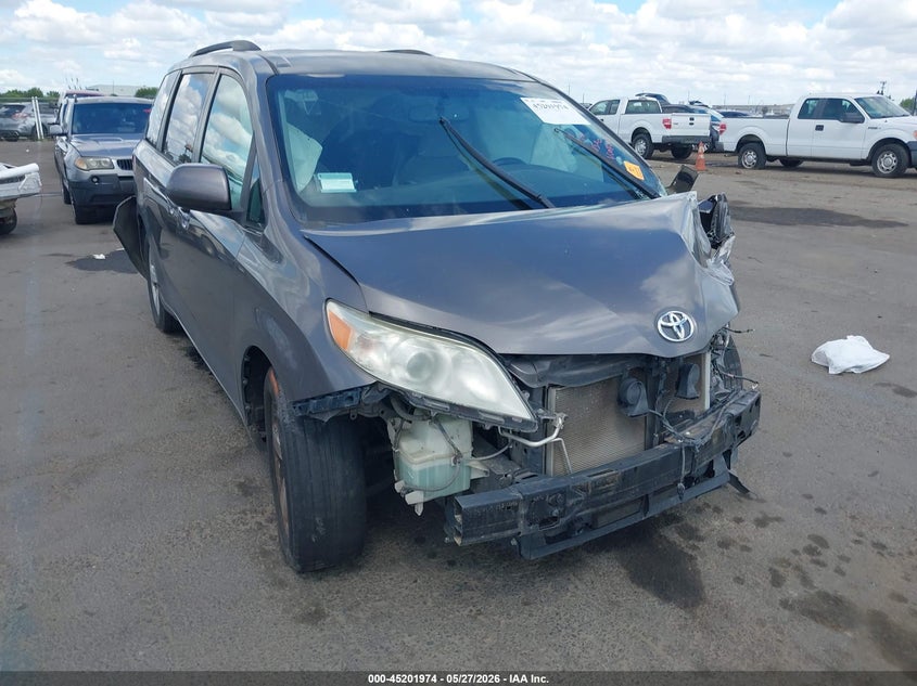 2015 TOYOTA SIENNA VAN 3.5L V-6 DOHC, VVT, 266HP