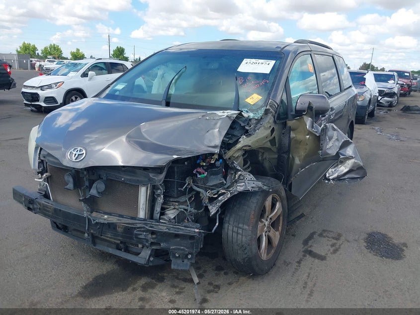 2015 Toyota Sienna Le 8 Passenger 5TDKK3DC9FS577625 photo 1