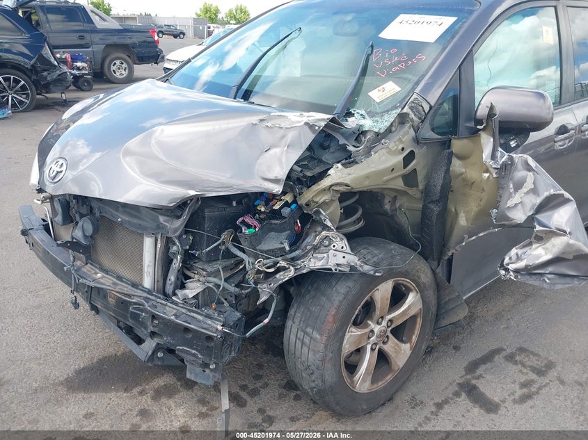 2015 TOYOTA SIENNA VAN 3.5L V-6 DOHC, VVT, 266HP