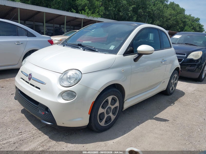 2013 FIAT 500E auction photo 2