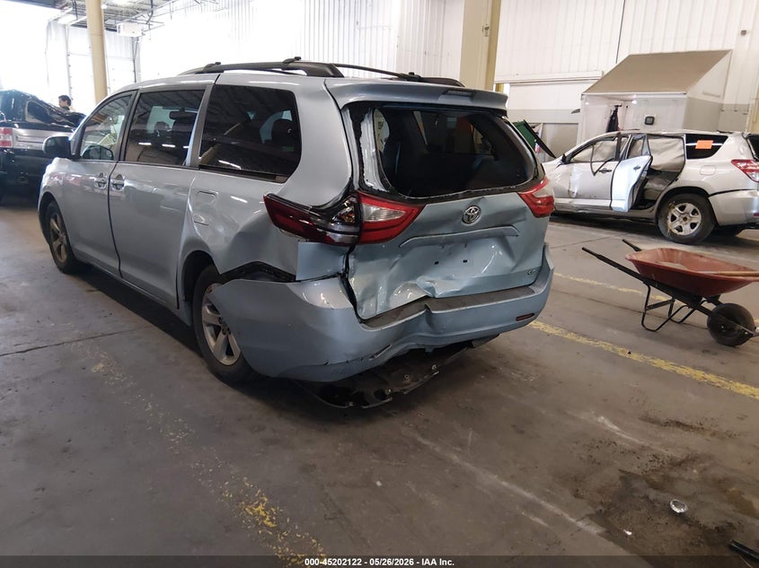 TOYOTA SIENNA - zdjęcie 3