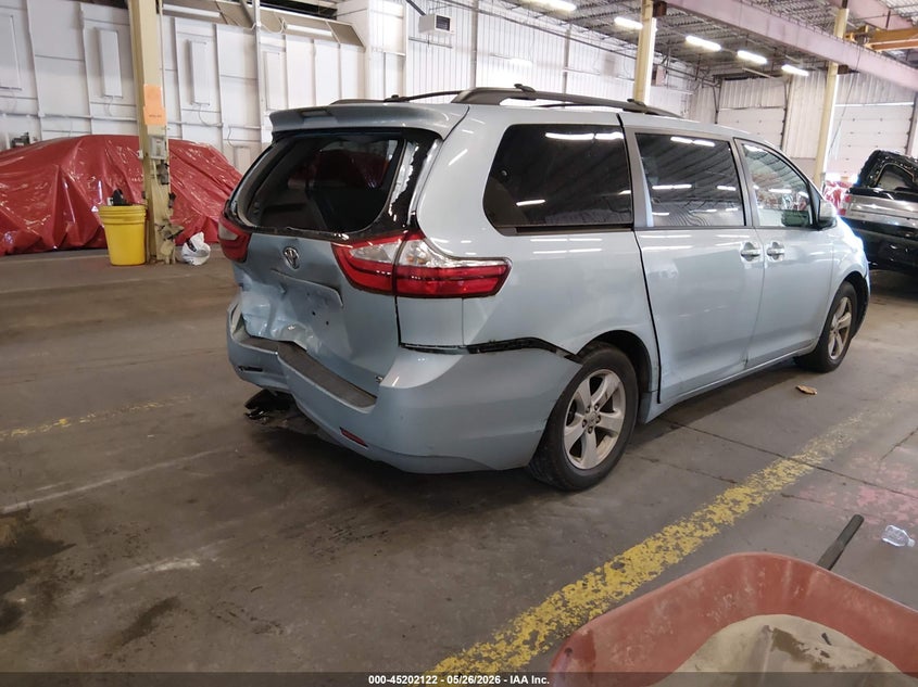 TOYOTA SIENNA - zdjęcie 4