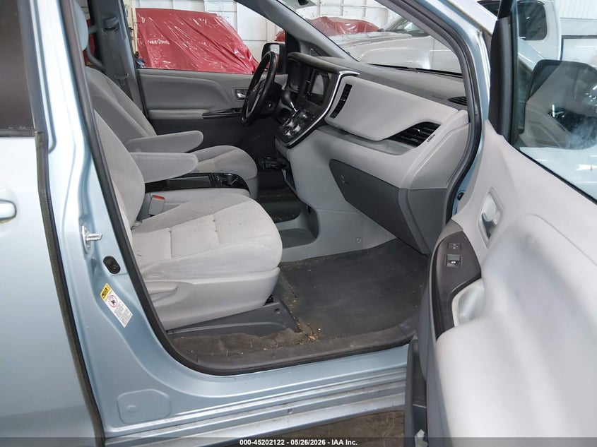 TOYOTA SIENNA - zdjęcie 5