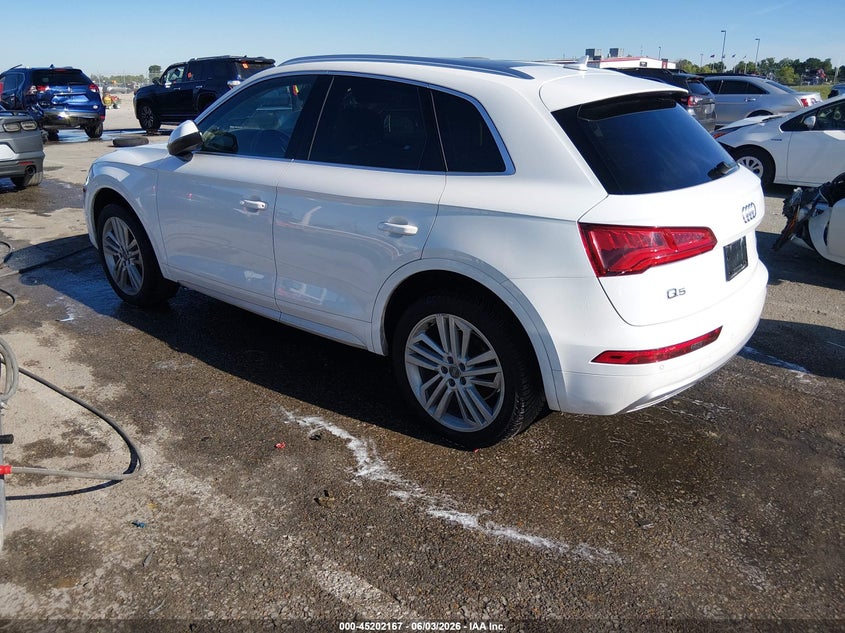 Vin: wa1bnafy5j2002680, lot: 45699895, audi q5 2.0t premium/2.0t tech premium 20183