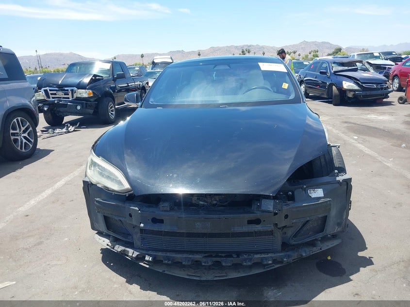 2018 Tesla Model S 100D/75D/P100D VIN: 5YJSA1E25JF248382 Lot: 45202262