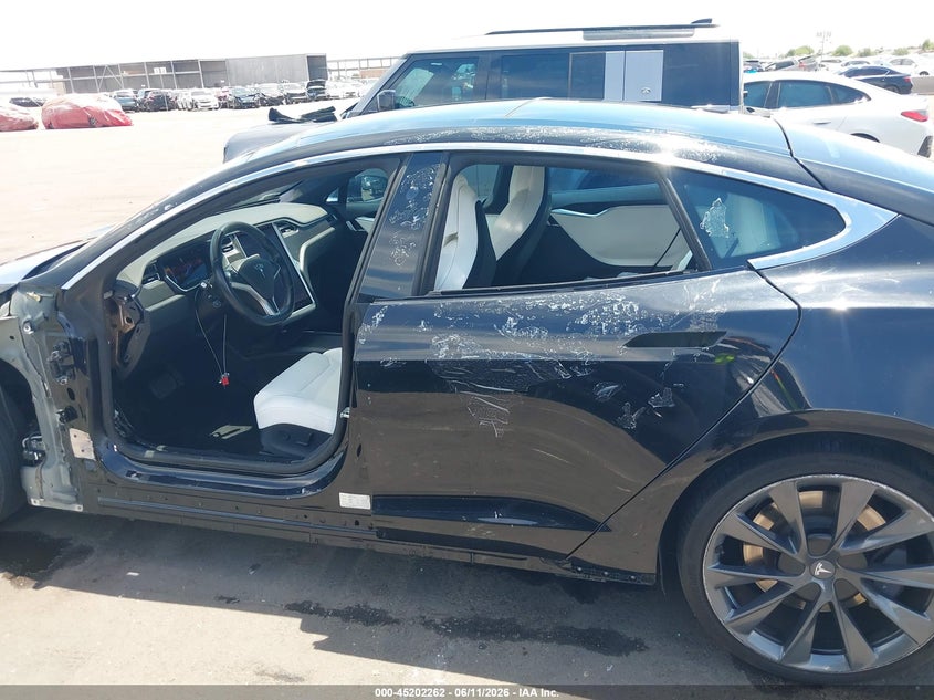 2018 Tesla Model S 100D/75D/P100D VIN: 5YJSA1E25JF248382 Lot: 45202262