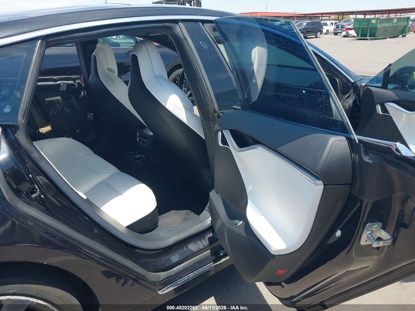 2018 Tesla Model S 100D/75D/P100D VIN: 5YJSA1E25JF248382 Lot: 45202262
