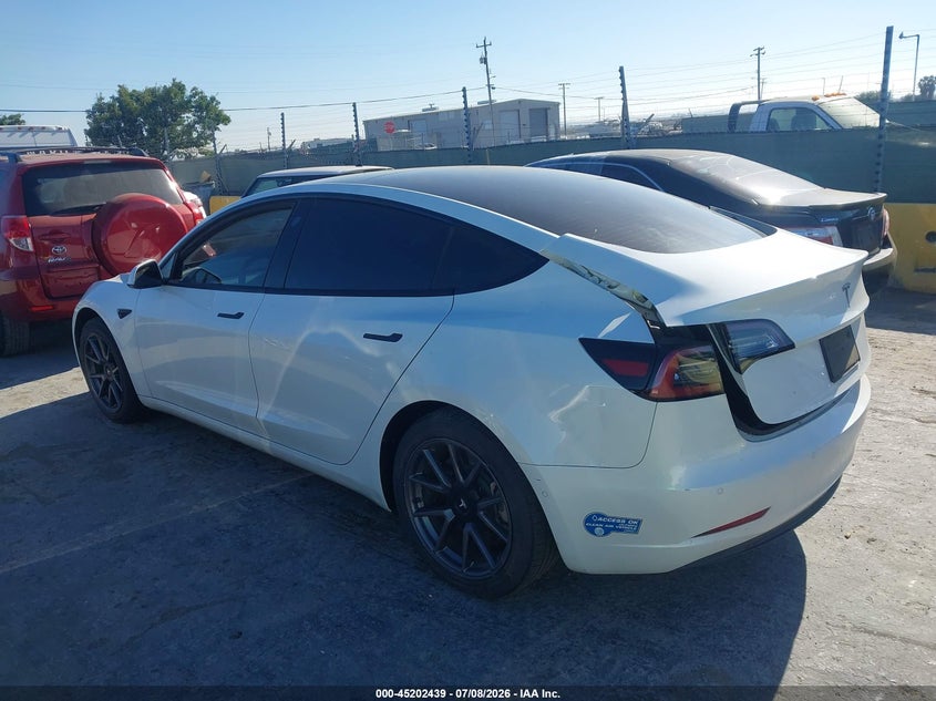 AtlanticExpress - Tesla Model 3