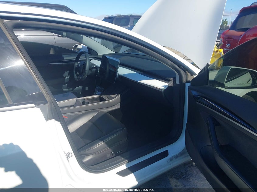 AtlanticExpress - Tesla Model 3