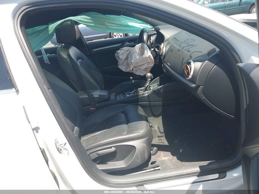 VIN WAUBEGFF1K1017317 2019 AUDI A3 45 PREMIUM