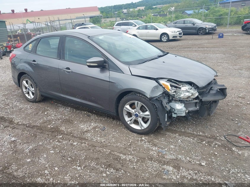 Vin: 1fadp3f28dl341230, lot: 45700714, ford focus se 2013 img_1