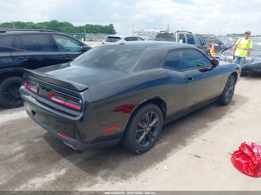 Vin: 2c3cdzgg9nh140824, lot: 45700719, dodge challenger sxt awd 20224