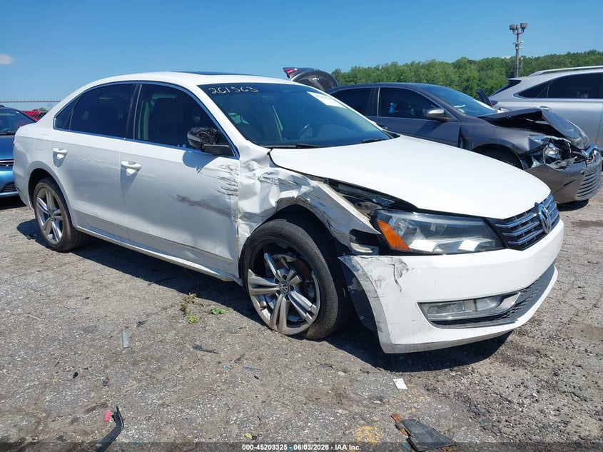 2013 Volkswagen Passat 3.6L V6 Sel Premium VIN: 1VWCM7A31DC045940 Lot: 45203325