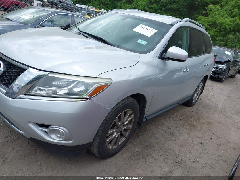 2016 NISSAN PATHFINDER auction photo 2