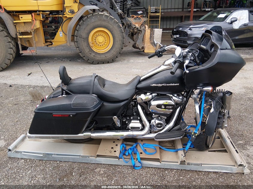 2017 Harley-Davidson Fltrxs Road Glide Special VIN: 1HD1KTC19HB655597 Lot: 45203415
