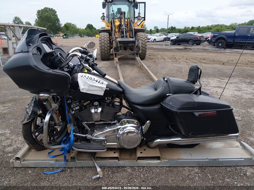2017 Harley-Davidson Fltrxs Road Glide Special VIN: 1HD1KTC19HB655597 Lot: 45203415