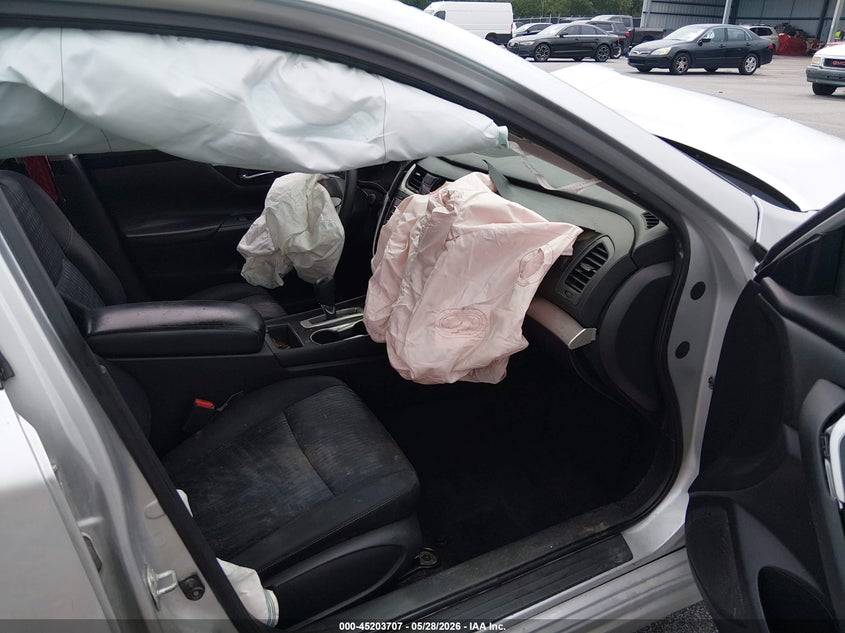 2017 NISSAN ALTIMA auction photo 5
