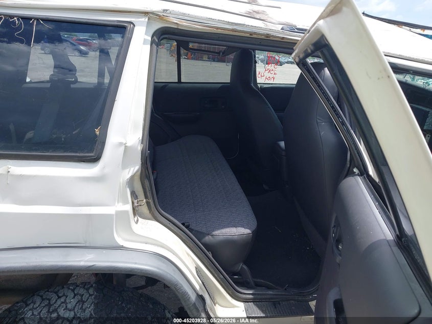 2000 Jeep Cherokee Sport VIN: 1J4FF48S0YL142584 Lot: 45203928