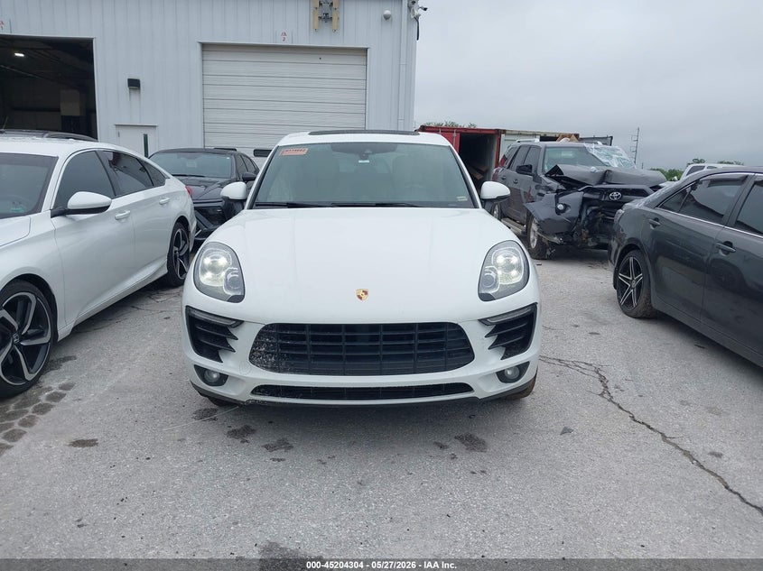 2017 Porsche Macan VIN: WP1AA2A50HLB00258 Lot: 45204304