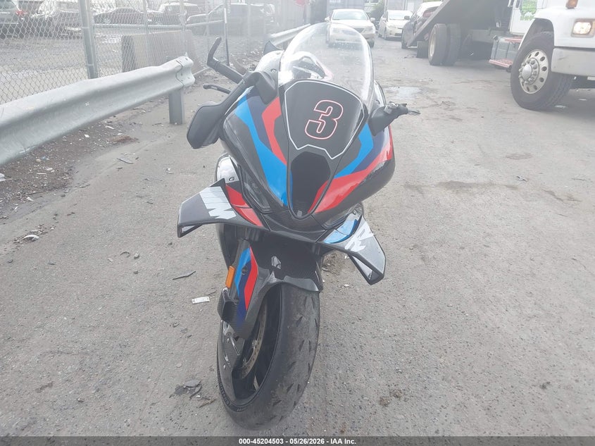 2024 BMW M MOTO 4