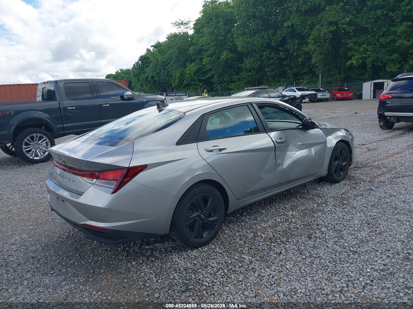 2021 HYUNDAI ELANTRA auction photo 4
