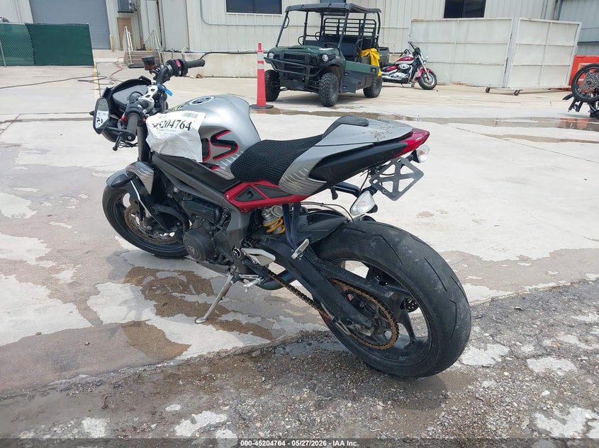 2022 TRIUMPH MOTORCYCLE STREET TRIPLE auction photo 3