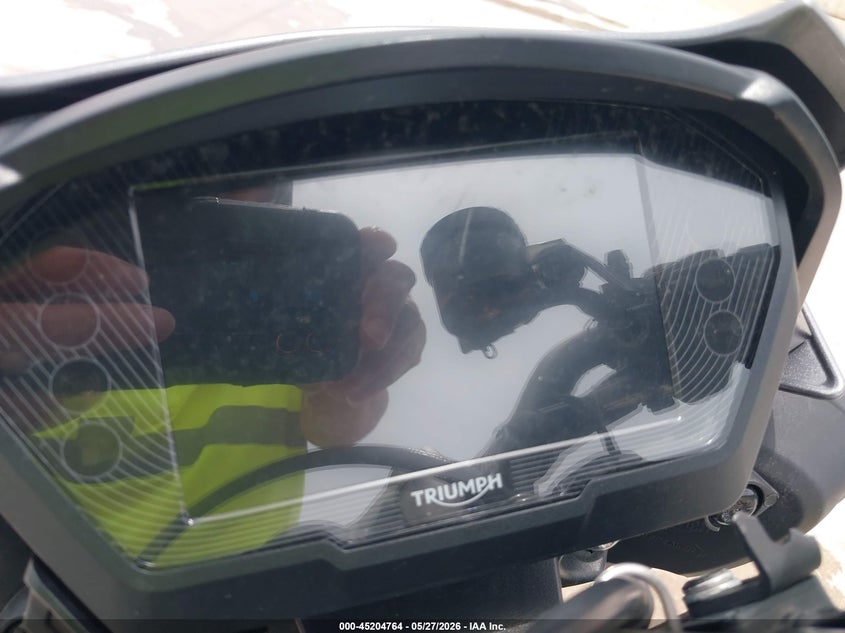 2022 TRIUMPH MOTORCYCLE STREET TRIPLE auction photo 7