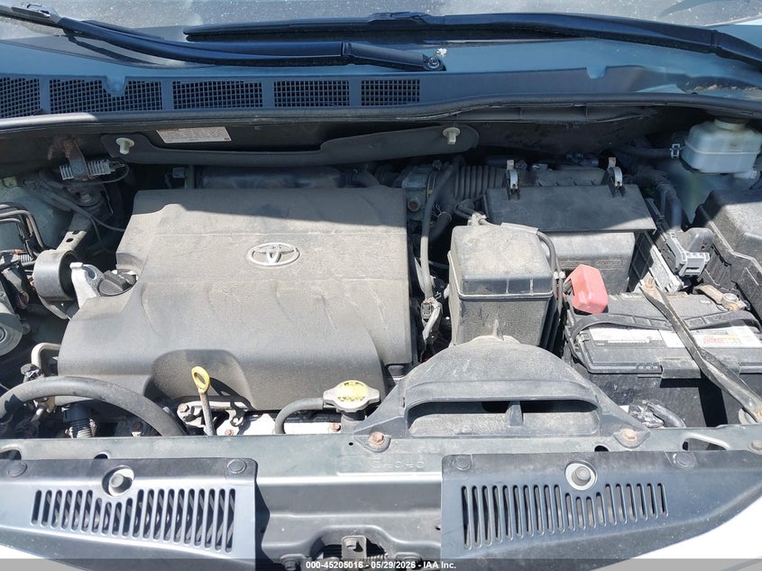2013 TOYOTA SIENNA VAN 3.5L V-6 DOHC, VVT, 266HP