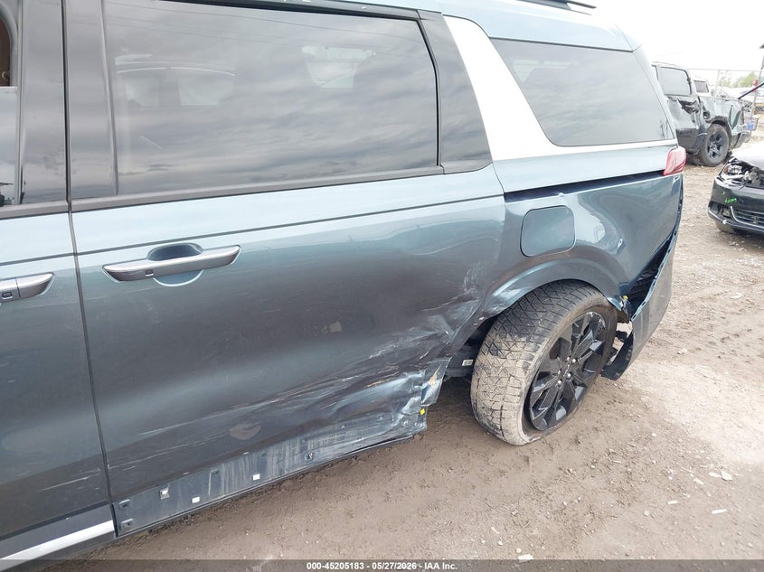 2022 KIA CARNIVAL MPV auction photo 6