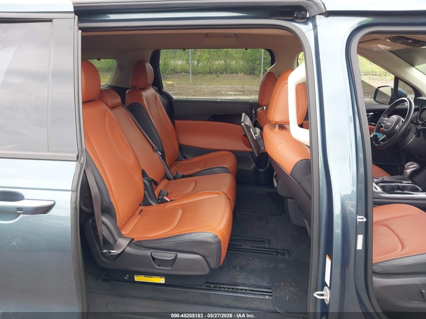 2022 KIA CARNIVAL MPV auction photo 8