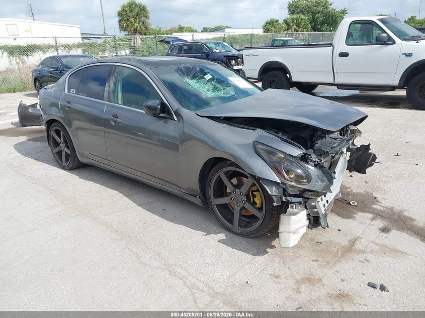 2013 INFINITI G37 JOURNEY