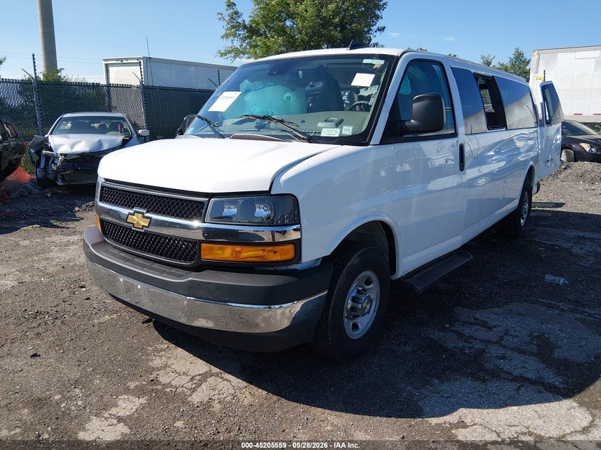 Vin: 1gazgpfp4s1258270, lot: 45703300, chevrolet express passenger rwd 3500 extended wheelbase lt 20252