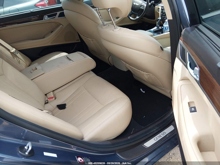 2015 Hyundai Genesis 3.8 VIN: KMHGN4JEXFU083774 Lot: 45205639