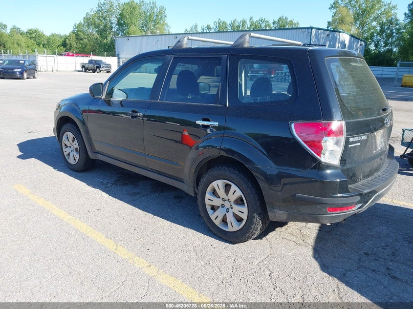 2010 Subaru Forester 2.5 2.5X black Lot 111045205728 Vin JF2SH6AC7AH732661