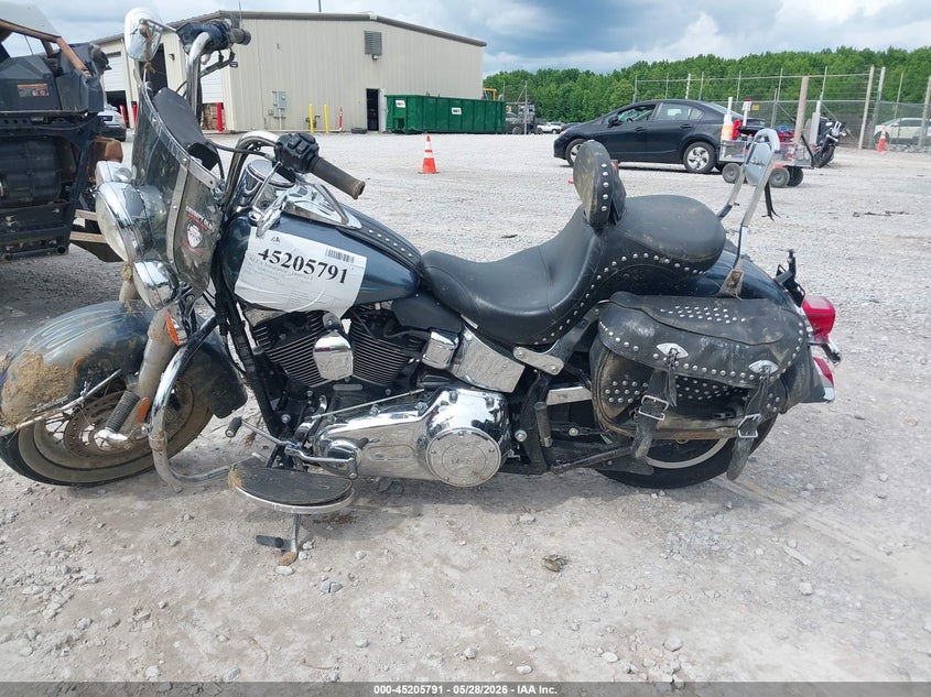 2015 Harley-Davidson Flstc Heritage Softail Classic VIN: 1HD1BWV10FB019839 Lot: 45205791